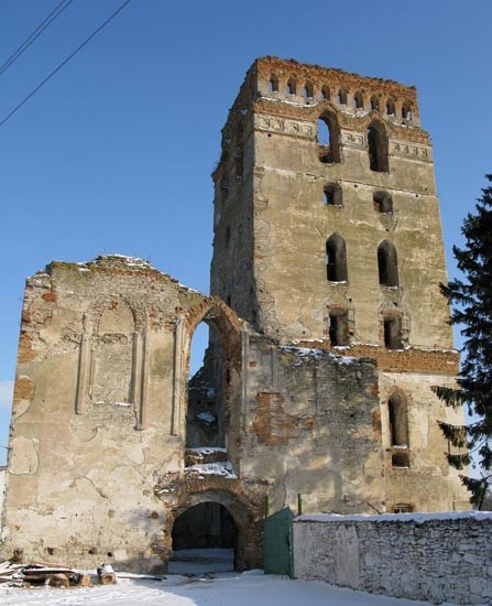 Image -- Starokostiantyniv: Ruins of the Dominican monastery (16th-18th century).