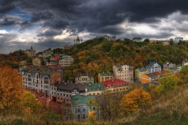 Image -- A view on the Starokyivska Hora in Kyiv.