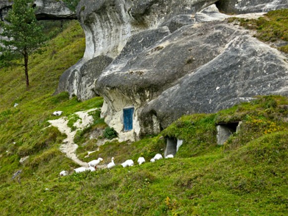 Image -- A view of the Stilsko fortified settelemnt.