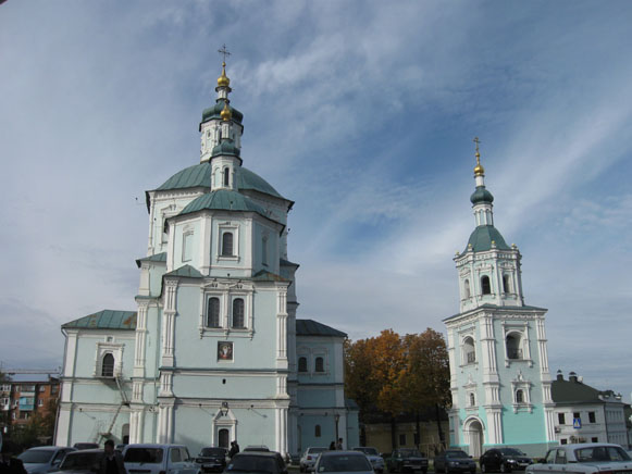 Image -- Sumy: Church of the Resurrection (completed in 1702).