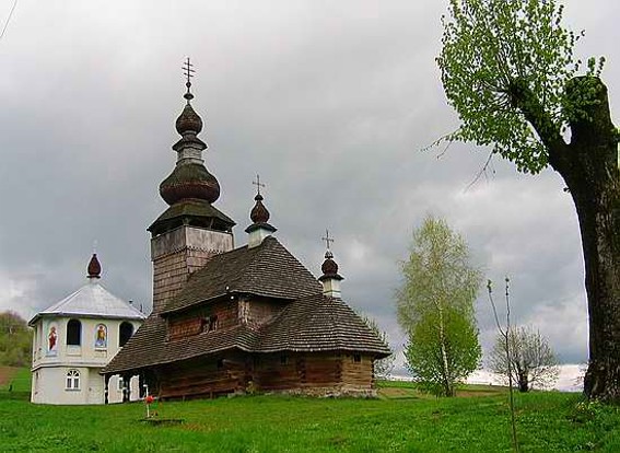 Image - Svaliava: Saint Michaels Church (1588).