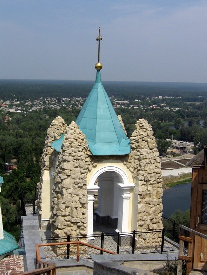 Image -- Sviati Hory Dormition Monastery: Saint Andrew's Chapel.