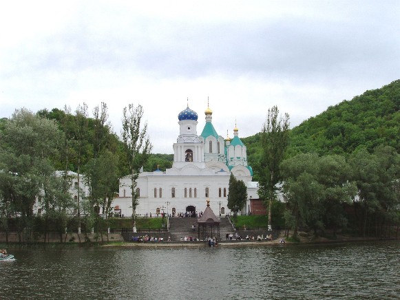 Image -- Sviati Hory Dormition Monastery in Sviatohirsk, Donetsk oblast.