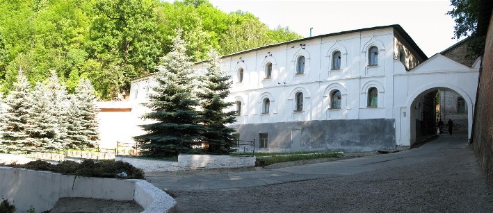 Image -- Sviati Hory Dormition Monastery: monk's cells.