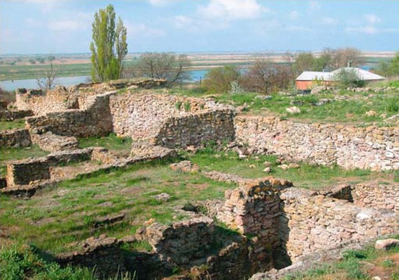 Image -- The excavated ruins of the Bosporan city of Tanais at the Don Estuary.