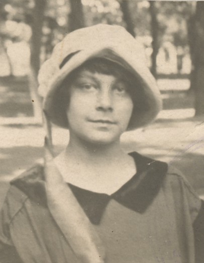 Image - Olena Teliha (Poedbrady, 1920s).
