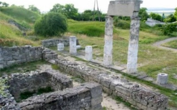 Image - The excavated ruins of the Bosporan city of Tiritaka in the Crimea.