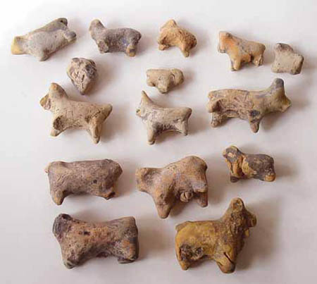 Image -- Trypillia culture: Trypillia CI zoomorphic figurines (from Maidanetske, Cherkasy oblast).