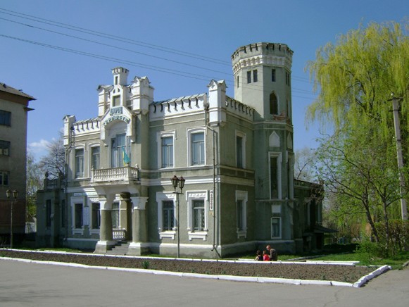 Image -- Tulchyn: a 19th-century residential building.