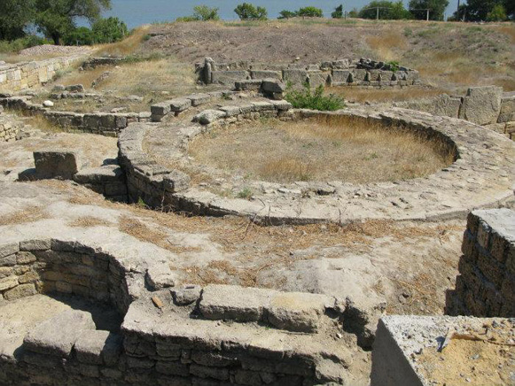 Image -- The ruins of Tyras (today's Bilhorod-Dnistrovskyi).