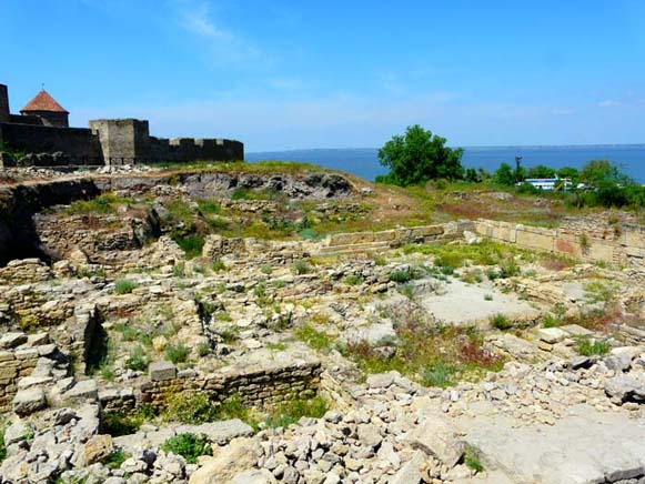 Image -- The ruins of Tyras (today's Bilhorod-Dnistrovskyi).