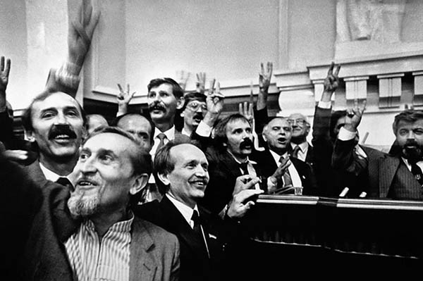 Image - Ukraine's Declaration of Independence 1991 (voting at Verkhovna Rada).