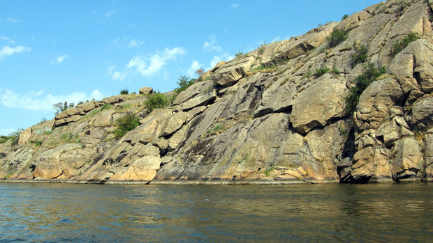 Image - Rock formations of the Ukrainian Crystalline Shield (on the Dnipro River).