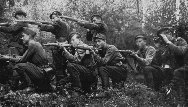 Image -- Ukrainian Insurgent Army combatants (1944).
