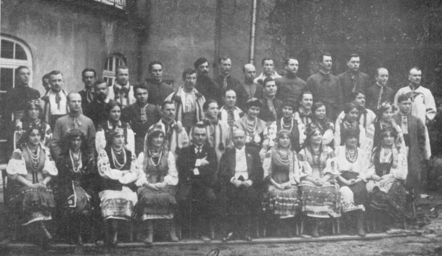 Image -- The Ukrainian National Choir (Belgium March 1921).