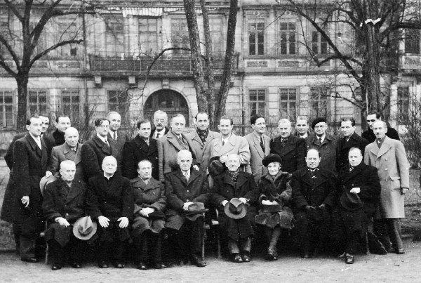 Image -- Members of the Ukrainian Students Aid Commission (after general meeting, 1940s).