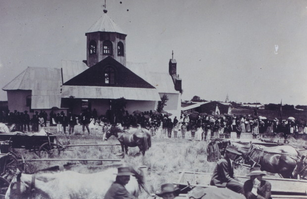 Image -- Ukrainian church in Azara, Misiones, Argentina (1915).