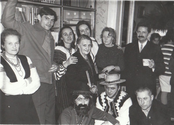Image -- Ukrainian dissidents (informal gathering 1960s)