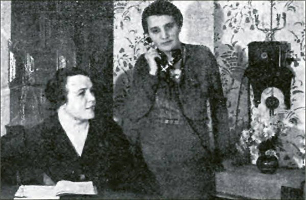 Image - Ukrainske Narodnie Mystetstvo managers: Iryna Pavlykovska, Stefaniia Chyzhovych.