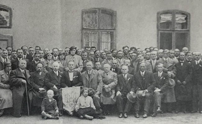 Image -- Members of the Union of Ukrainian Merchants and Entrepreneurs (Stanyslaviv 1936).