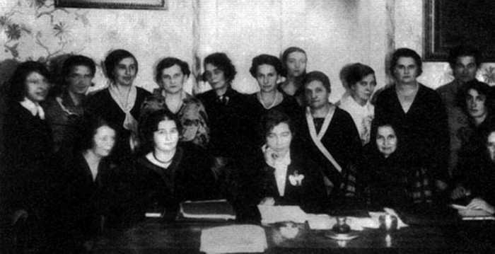 Image -- Union of Ukrainian Women presidium (with Milena Rudnytska in the centre)