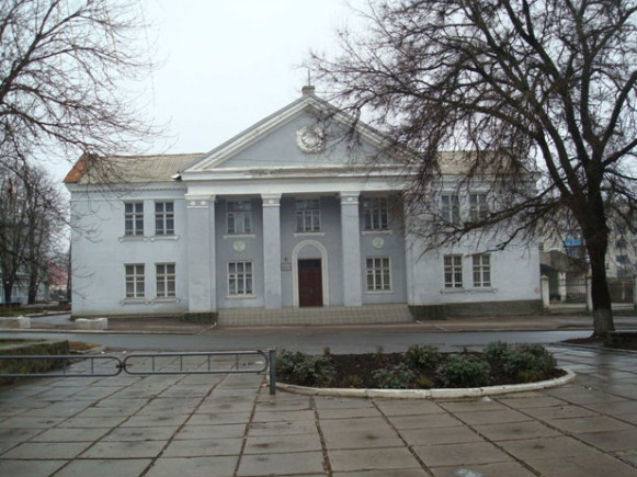 Image -- Volnovaha: cultural center.