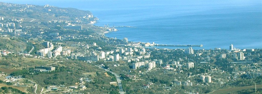 Image -- A panorama of Yalta.