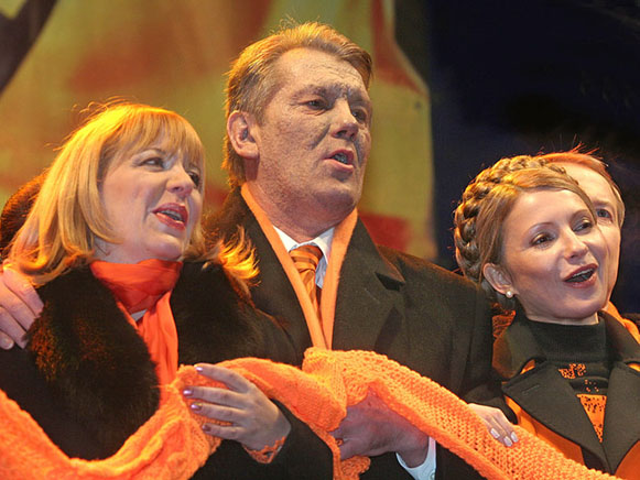 Image - The Orange Revolution: Kateryna and Viktor Yushchenko and Yuliia Tymoshenko.