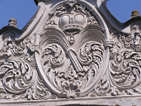 Image -- The Zaborovsky Gate: ornamentation with the metropolitan's insignia.