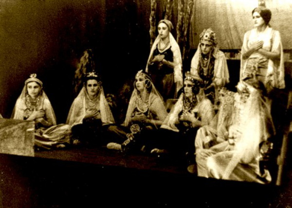 Image - A Zahrava Theater performance.