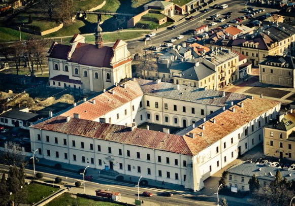 Image - Building of the Zamostia (Zamosc) Academy.