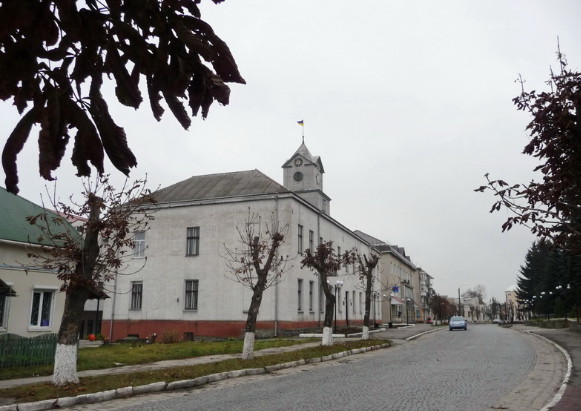 Image - Zboriv: town center.