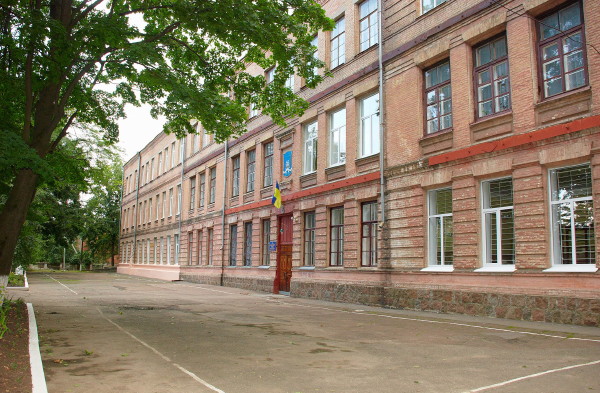 Image - A school in Znamianka.