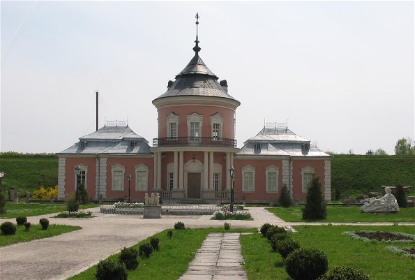 Image - Zolochiv castle (16th century; rebuilt in 1634-6): inner courtyard with the Chinese palace.