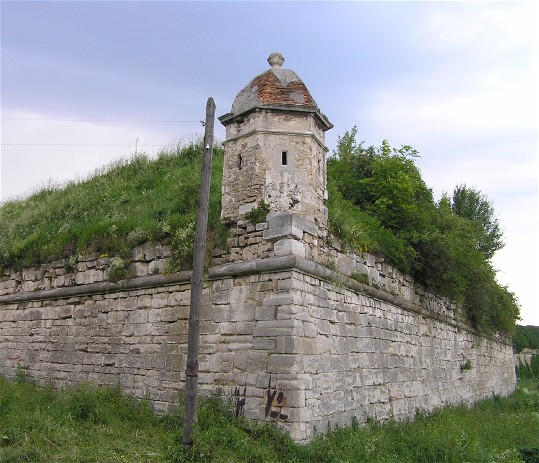 Image - Zolochiv castle (16th century; rebuilt in 1634-6): fortification walls.